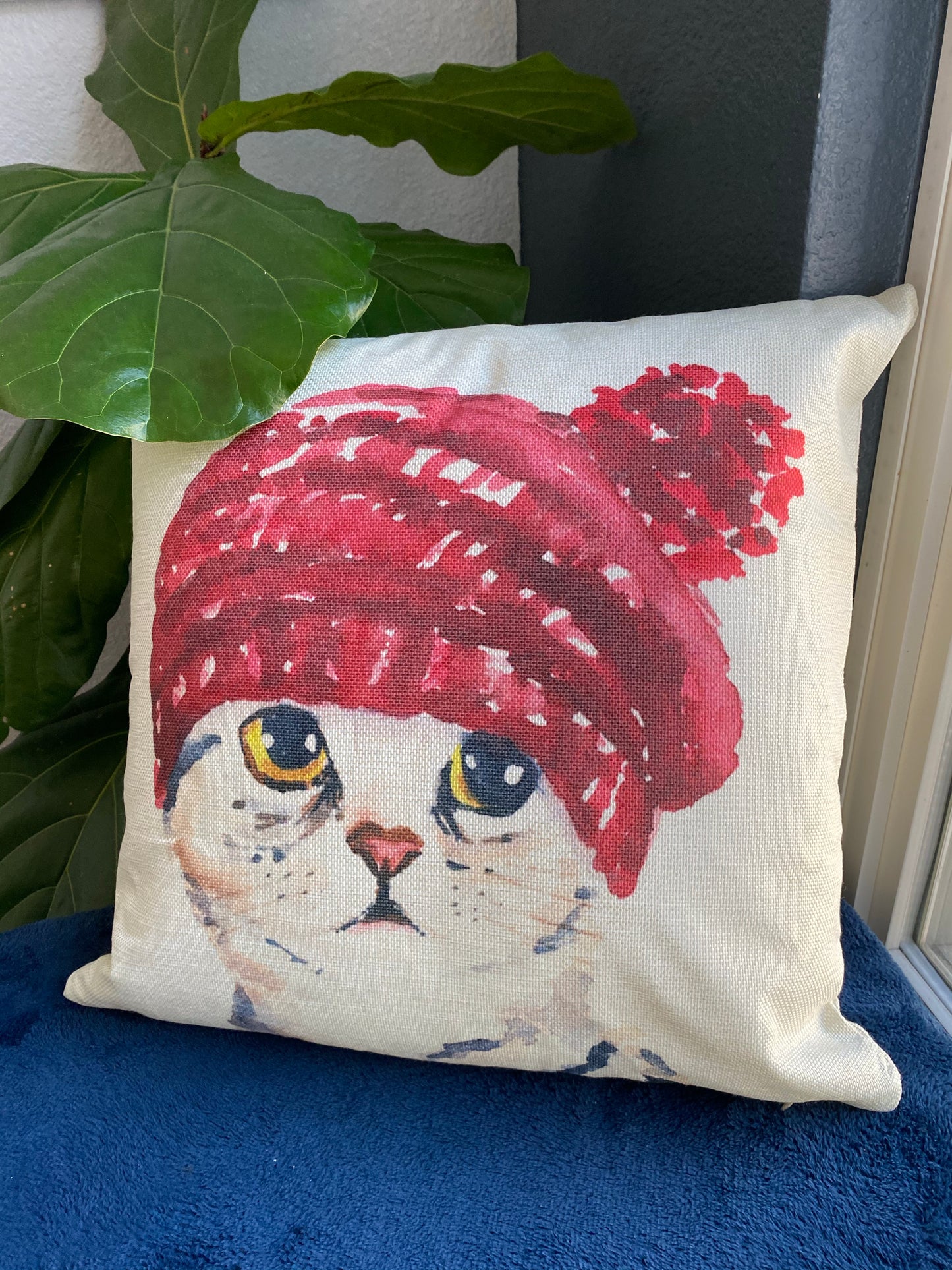 Lovely Tabby Cat With Red Hat Throw Pillow Cover