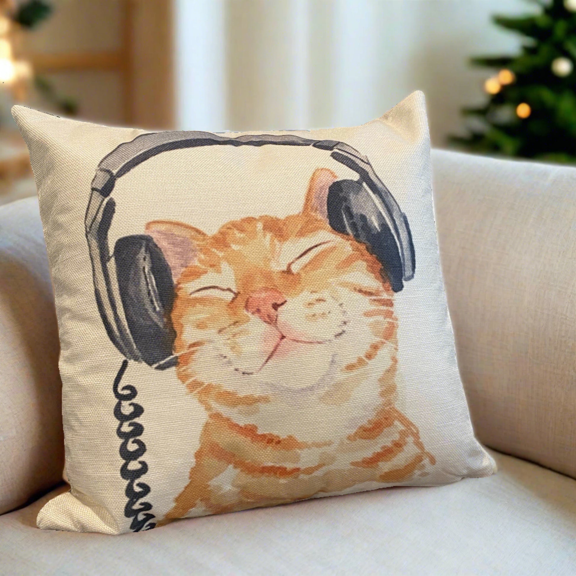 Lovely Ginger Cat With Headphone Throw Pillow Cover