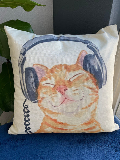 Lovely Ginger Cat With Headphone Throw Pillow Cover