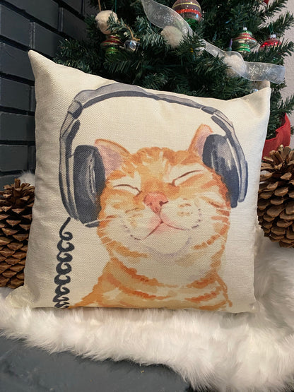 Lovely Ginger Cat With Headphone Throw Pillow Cover