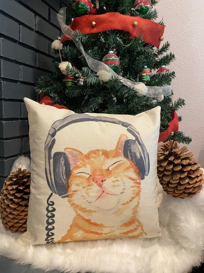 Lovely Ginger Cat With Headphone Throw Pillow Cover